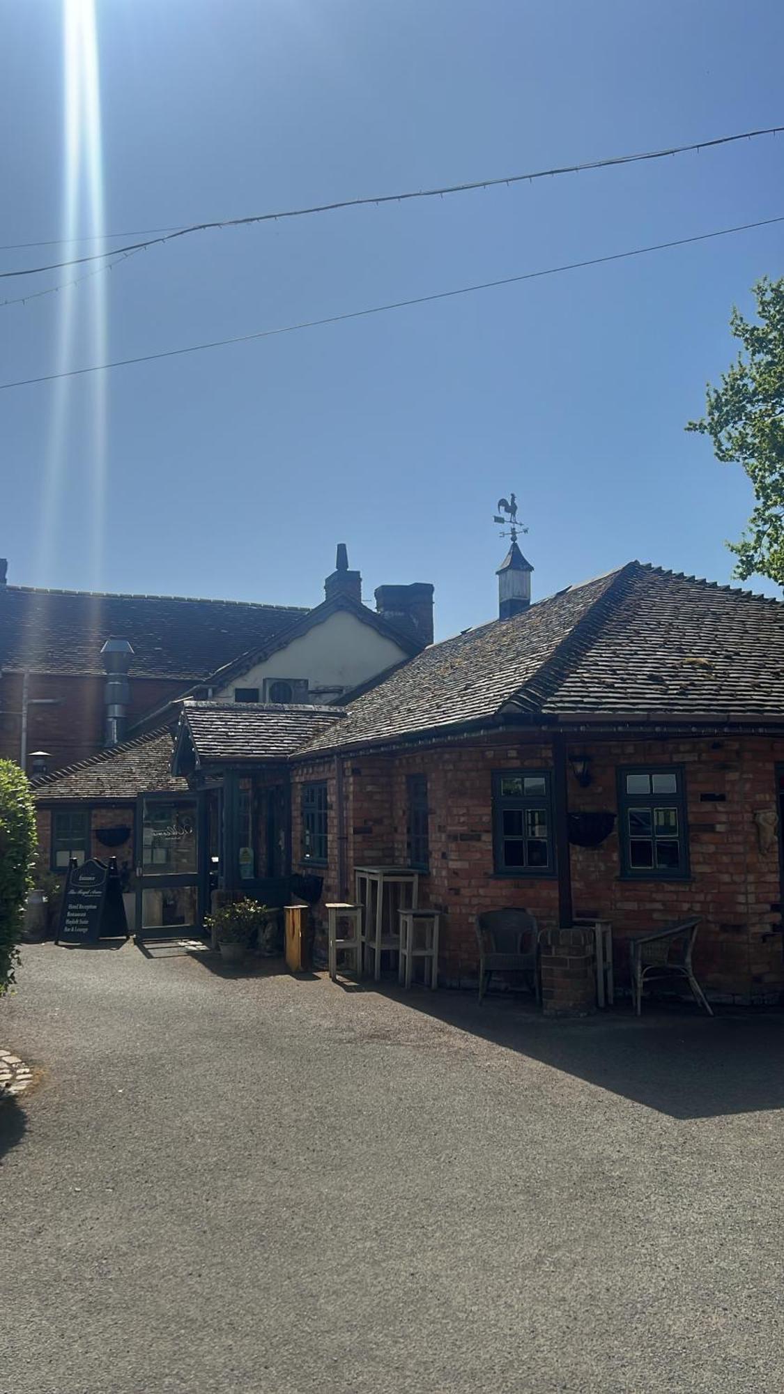 The Royal Arms 4*