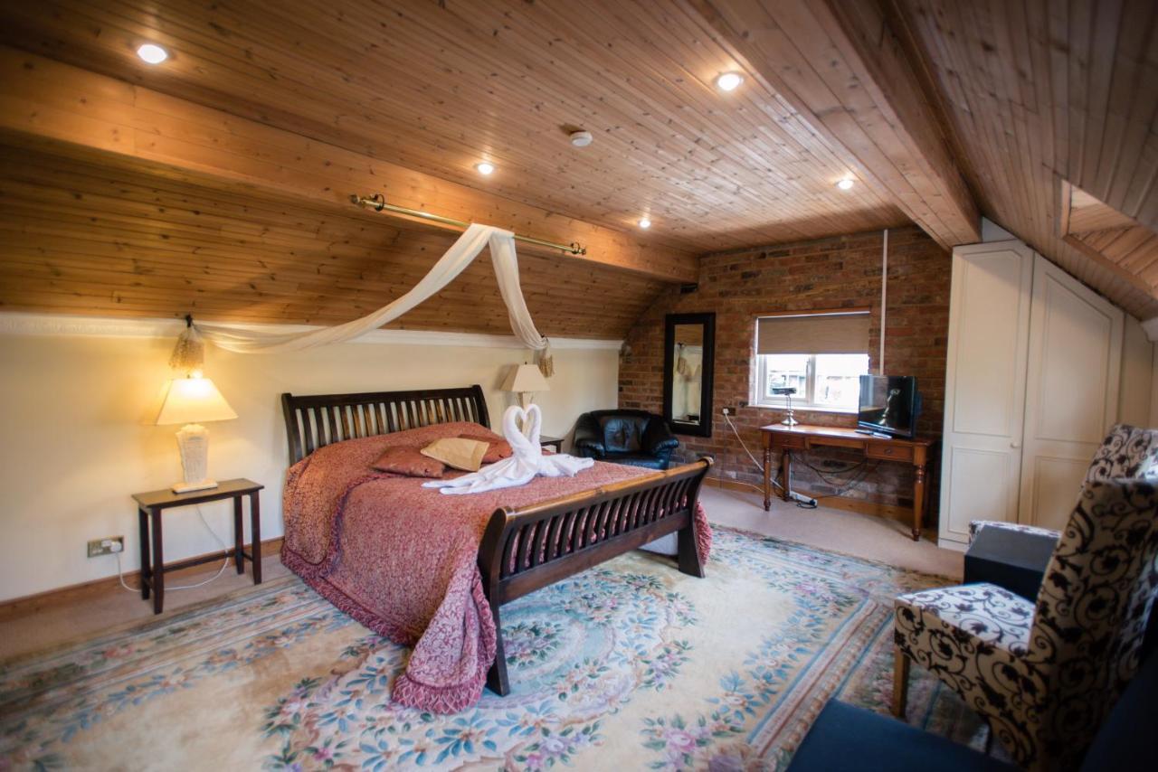 The Royal Arms 4*