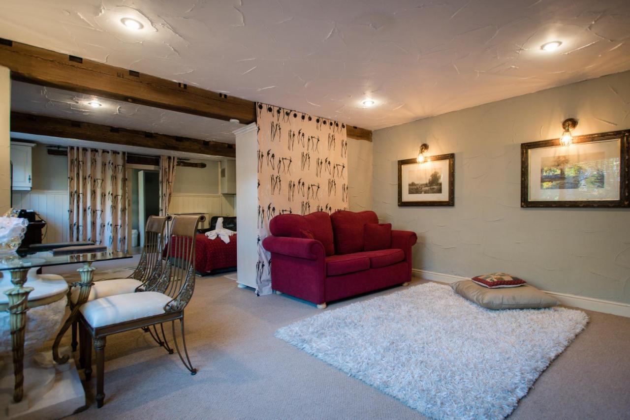 The Royal Arms 4* Sutton Cheney